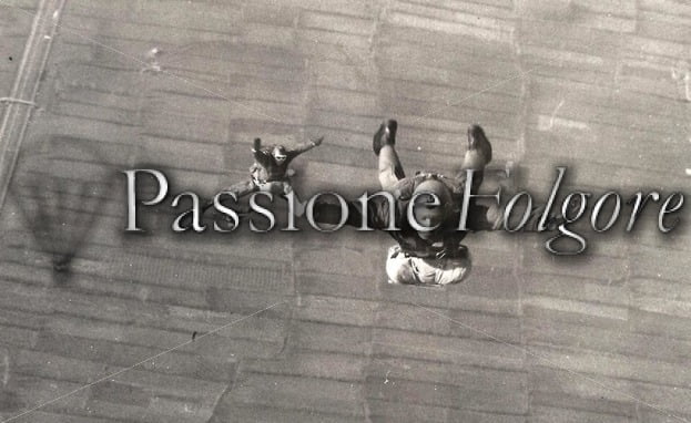 Col. Giuseppe Palumbo in lancio ritardato (primi anni ’60) - Passione Folgore