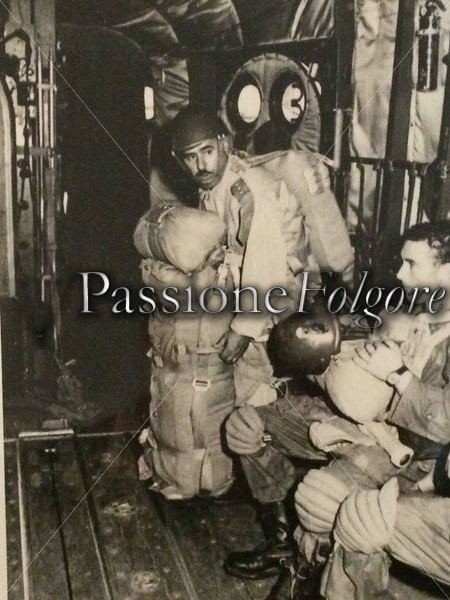 GAETANO ARGENTO PRIMA DI UN LANCIO CON CONTENITORE ( fine anni ’50) - Passione Folgore