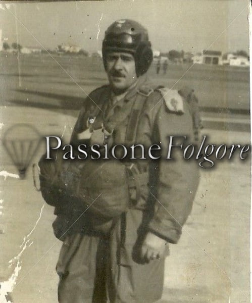 GAETANO ARGENTO prima di un lancio LISI (periodo bellico) - Passione Folgore