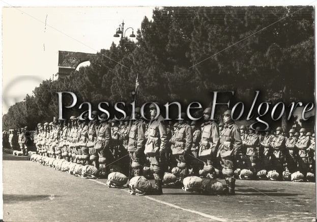 ROMA sfilata del 2 Giugno 1957 - Passione Folgore